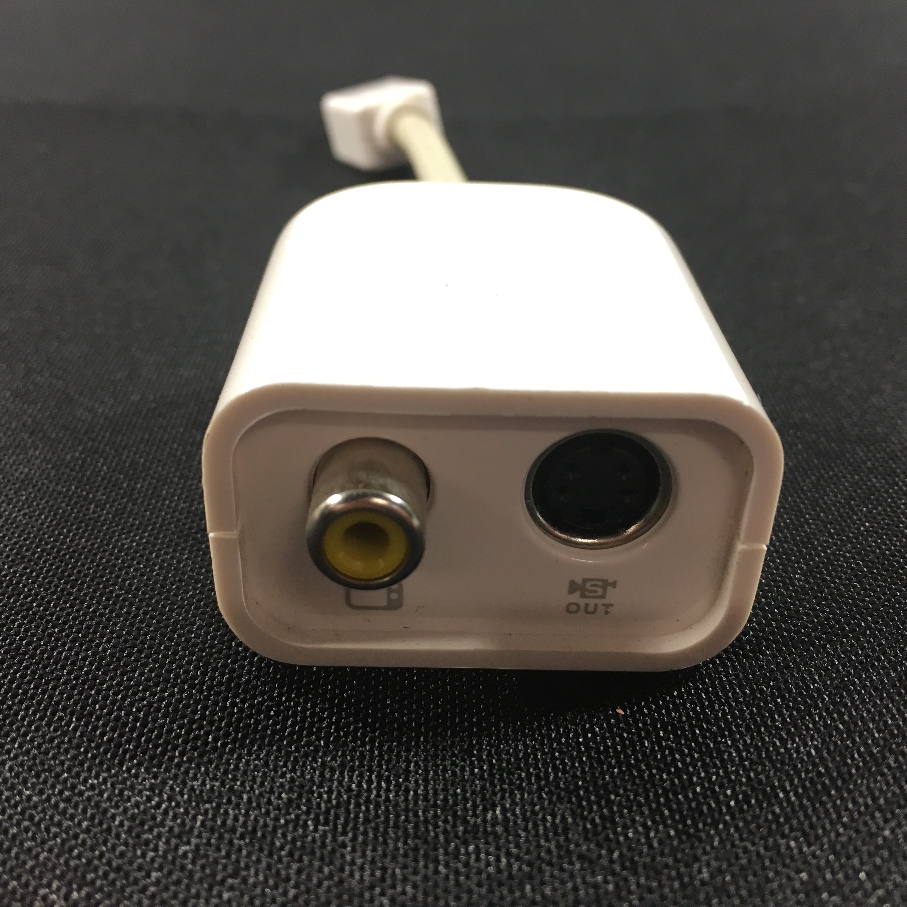 Apple 603-2650 Mini-VGA Plug to S Video /& RCA composite Mac to TV Adapter
