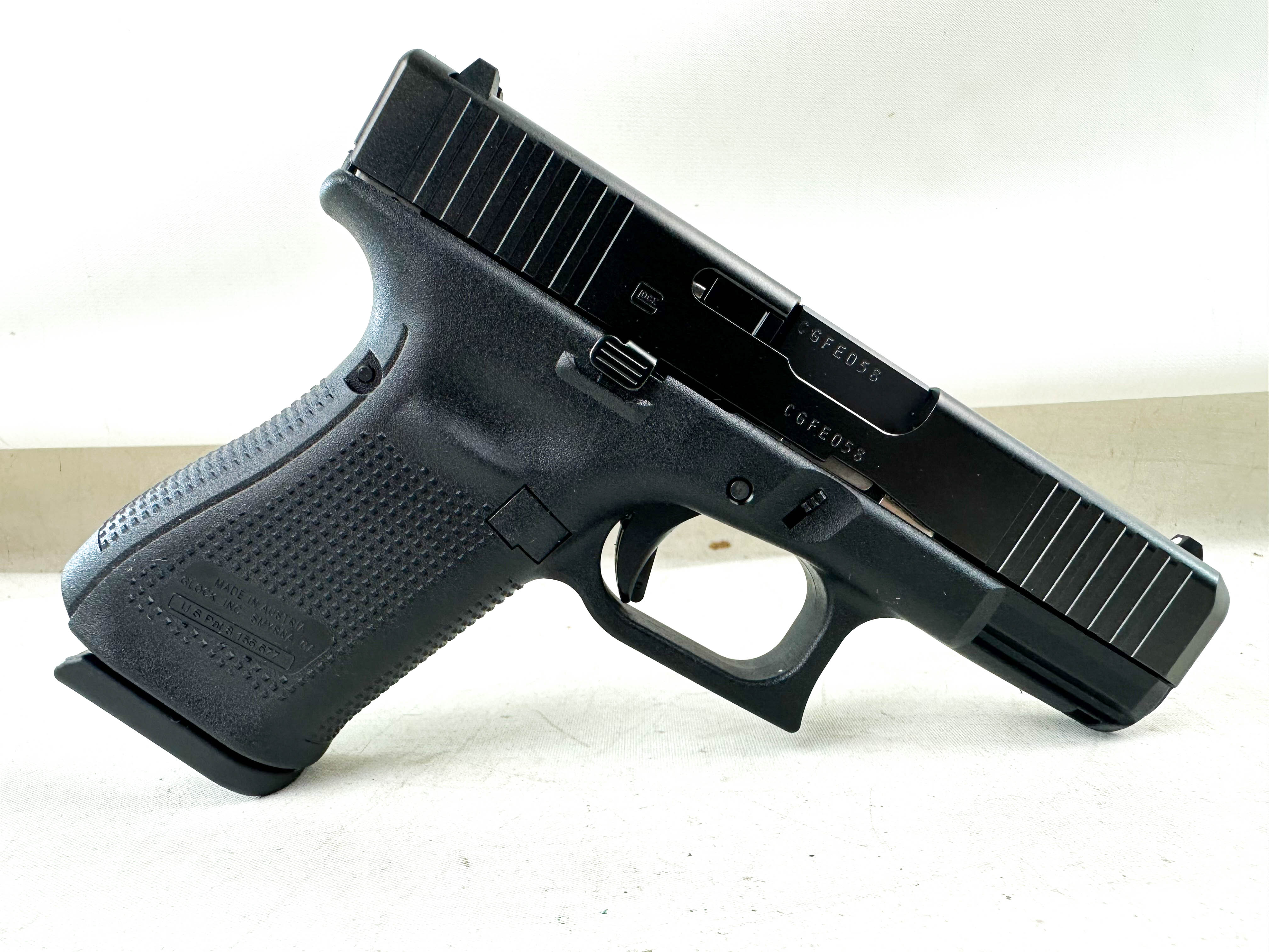 Glock 19 V, 9mm, Front Serrations, Ten Round Magazines NEW PV1950201-img-0