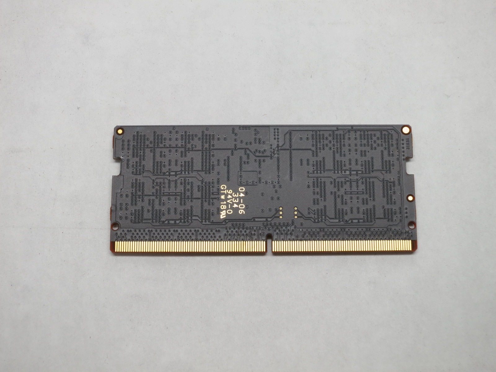 CT16G56C46S5 CRUCIAL 16GB DDR5 5600 2Rx8 CL46 PC5-44800 1.1V 262