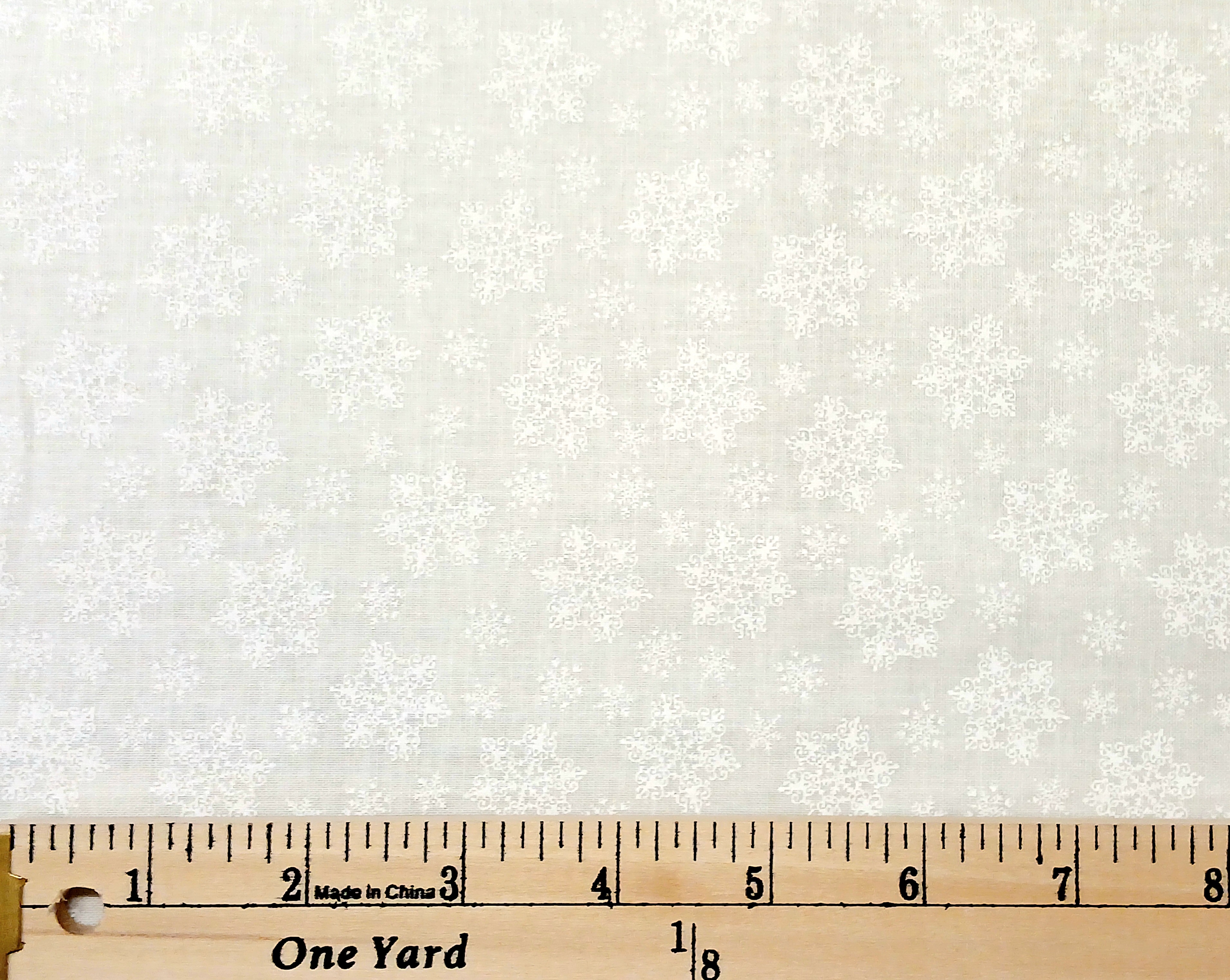 Cotton Quilters Flour Snowflake White Tone on Tone Winter Henry Glass Cotton Fabric Print by the Yard (1684-01W)